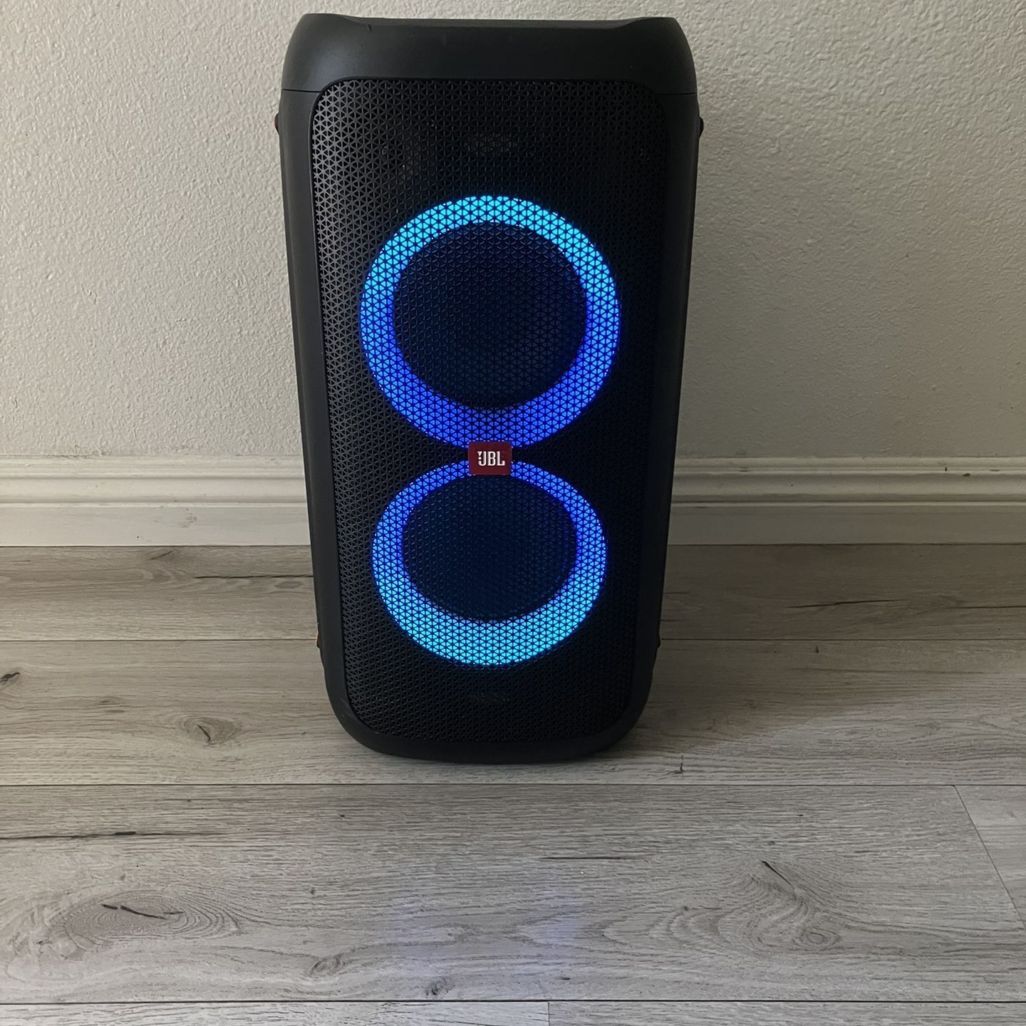 Jbl PartyBox 100 for Sale in City Of Industry, CA - OfferUp