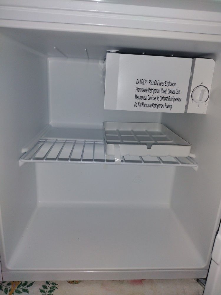 Galanz Fridge for Sale in Cornelius, OR OfferUp