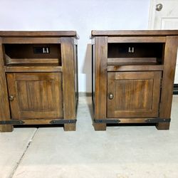 Set Of End Tables (2)