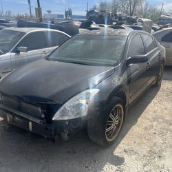 2010 nissan altima (FOR PARTS)
