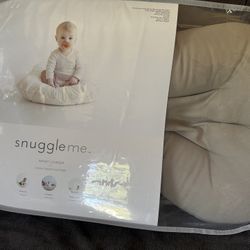 Snuggle Me Infant Lounger