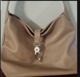  Dooney & Bourke handbag 