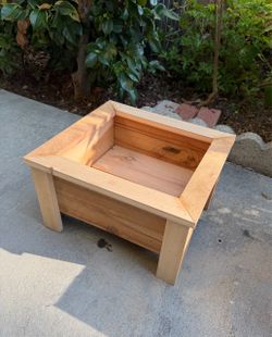 100% Cedar Wood Raised Garden Planter Box