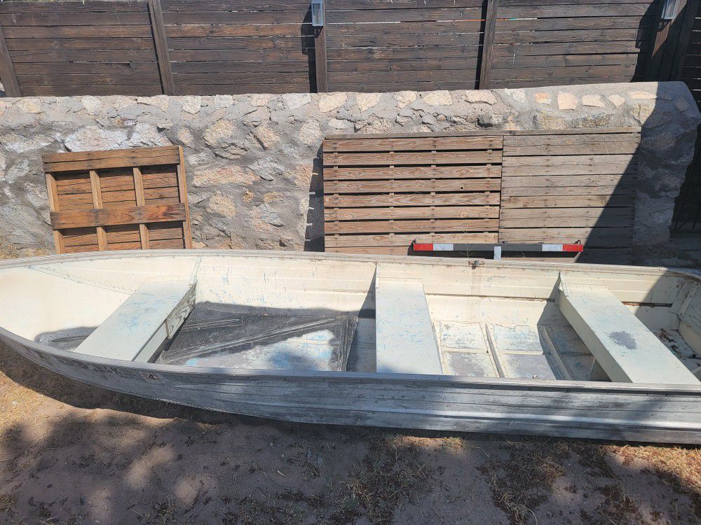 14 Foot Aluminum V-Hull Fishing Boat Serious Inquiries Only Please
