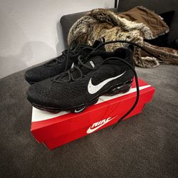 Women’s Nike Vapormax 2023 Blk size 6
