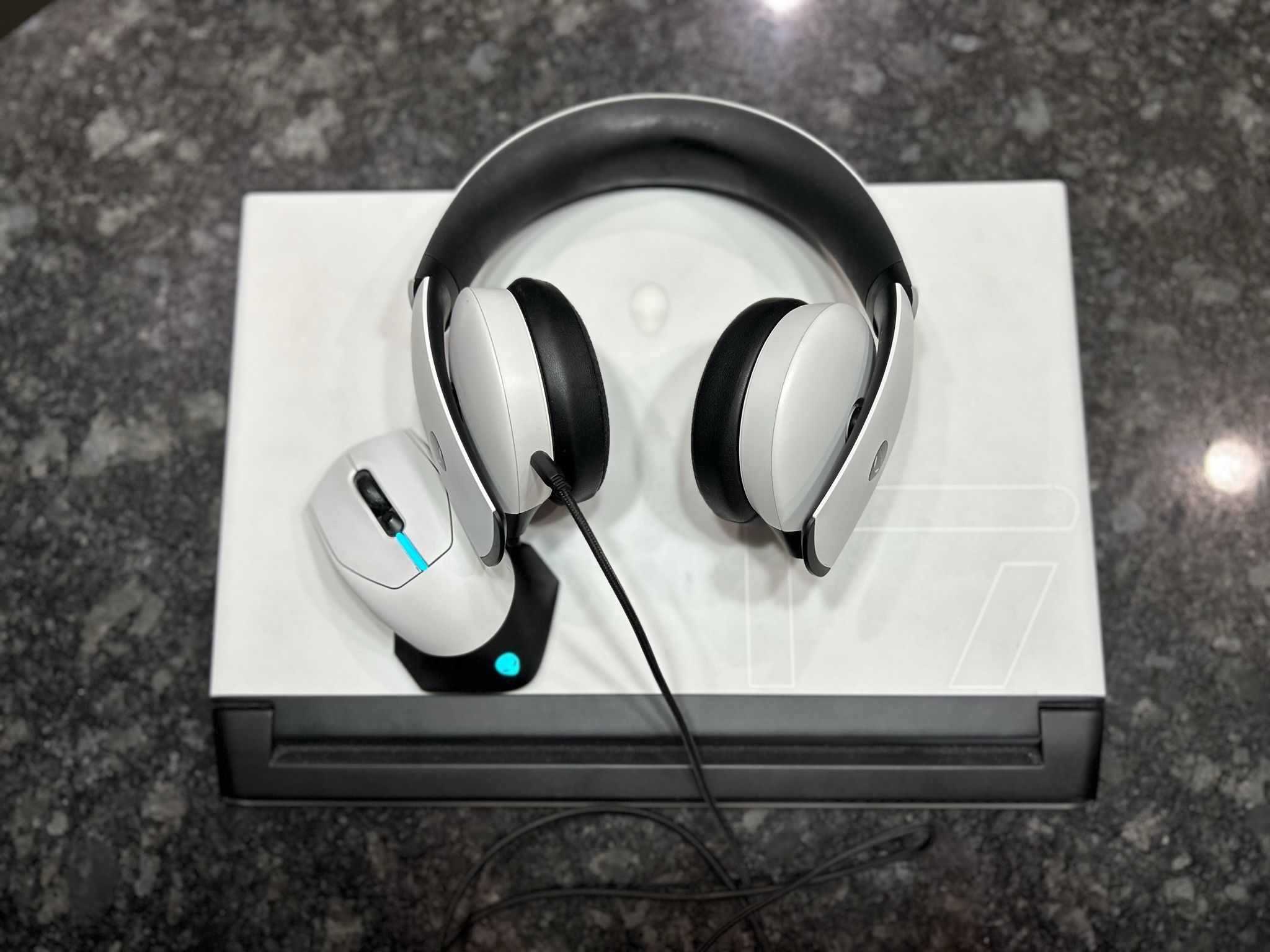 Alienware Laptop & Gaming Set