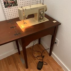 Foldable vintage Sewing Table