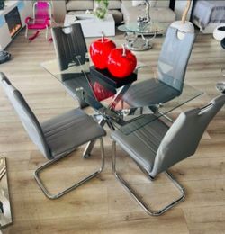 Dining set . Modern Stylish For Your Home! - Juego de Comedor¡ Estilo Moderno Para Su Hogar!