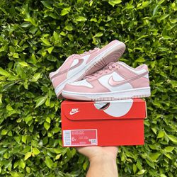 Nike Dunk Low Pink Velvet Size 6y / 7.5w