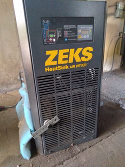 Zeks heat sink refrigerated air dryer. Model 100HSGA100