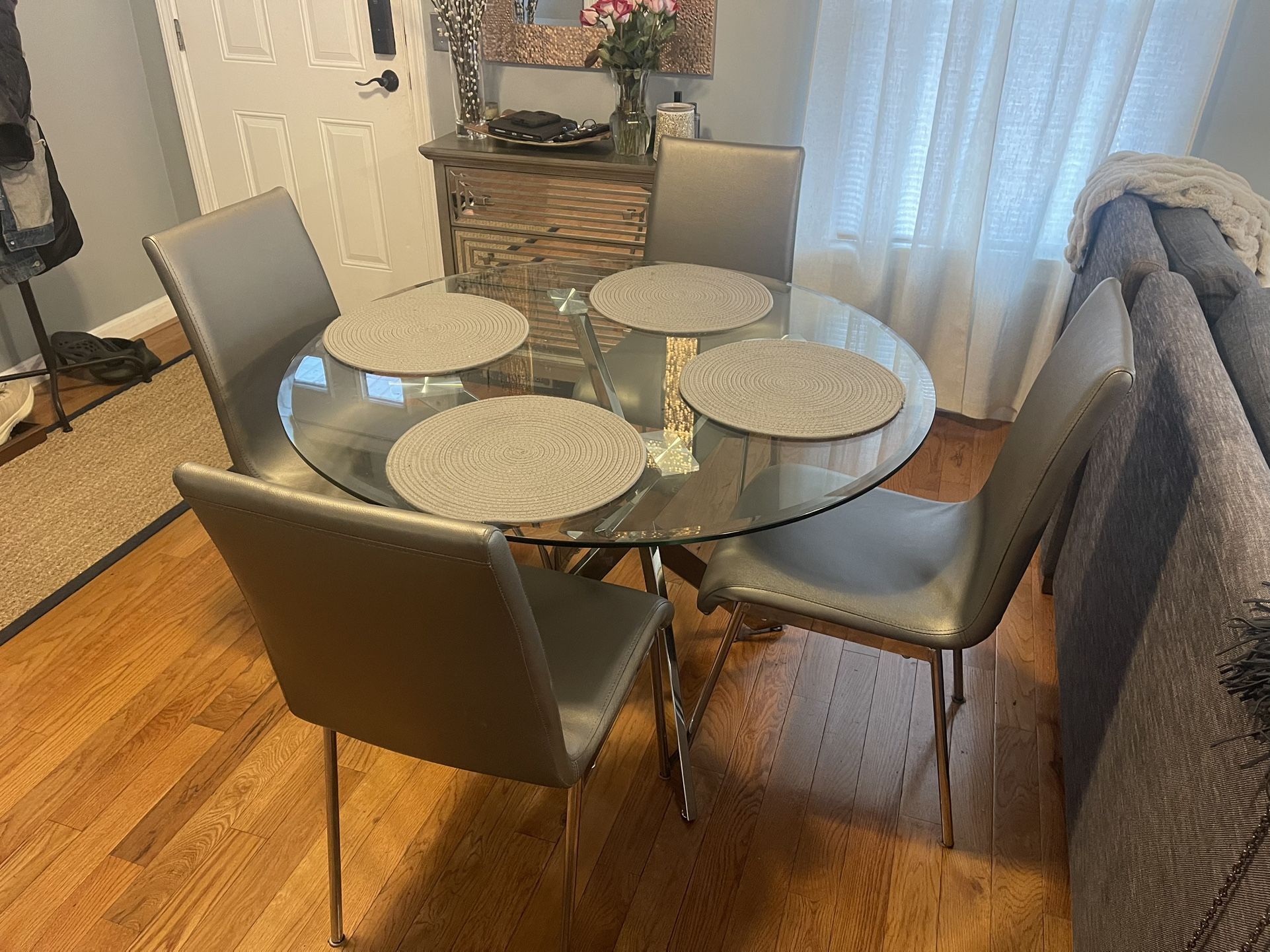 Glass Table With Chairs 