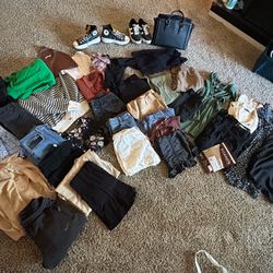 Huge Women’s Clothing Bundle – Zara, Stradivarius, Pull&Bear – Size S / M – 35+ items