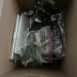 Lots Laptops and Computer Mac Most Of Them 