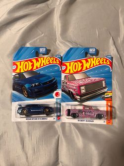 Hot wheel Nissan GTR r34 and Chevy pink black widow