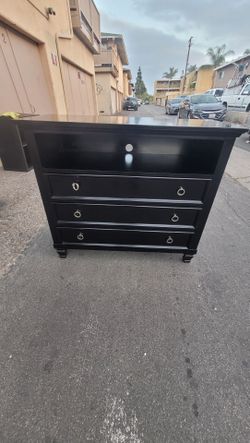TAMARACK MEDIA CHEST- BLACK