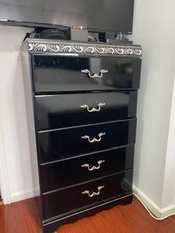 BEDROOM SET