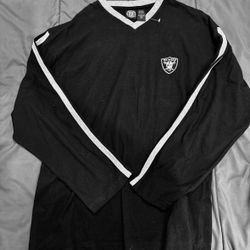 L- never worn Raiders light sweatshirt