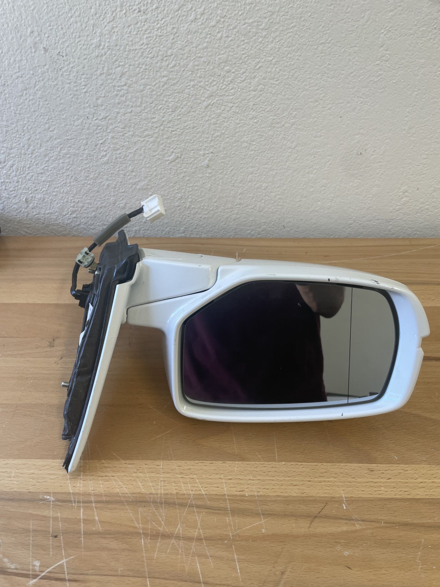 Driver Side Mirror OEM 2014-2017 Honda Accord EX, EXL , Sedan Hybrid . Please See The Fitment Chart