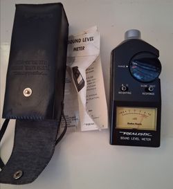 Realistic Sound Level Meter with Case and Manual