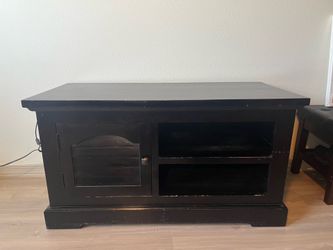 Entertainment center
