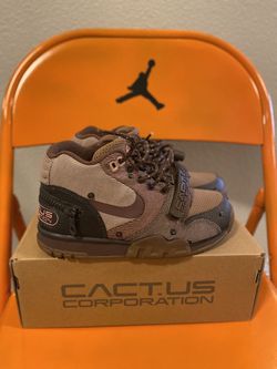 Travis Scott Nike Air Trainer 1 (M4)