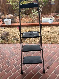 3-Step Folding Step Ladder
