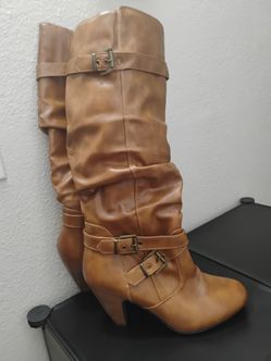 size 8 Women's leather knee boots Zip up