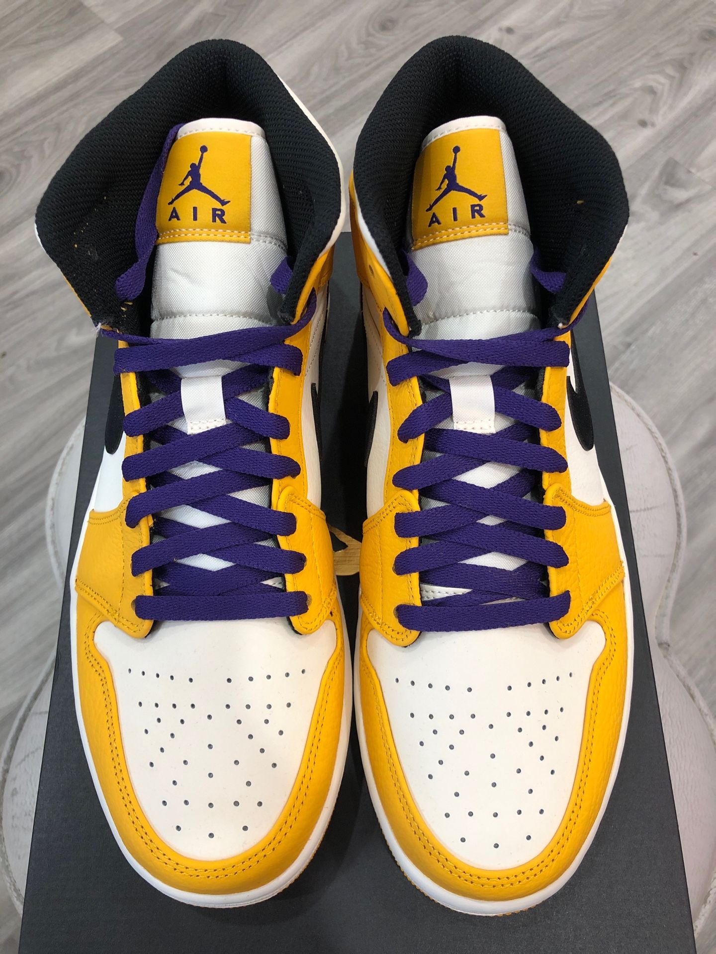 DS Nike Jordan 1 Mid SE Lakers sz 10