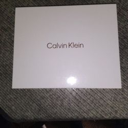 Calvin Klein Hat/Scarf Set