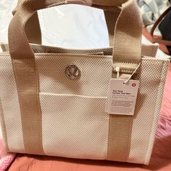 Lulu Lemon Canvas