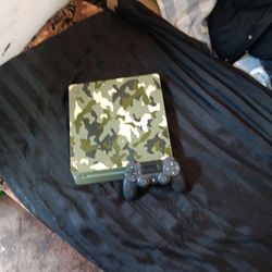 Ps4 Newish Good Condition With Conttroler