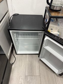 Mini fridge