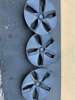 Tesla OEM Hubcaps / Wheel Covers – Set of 3