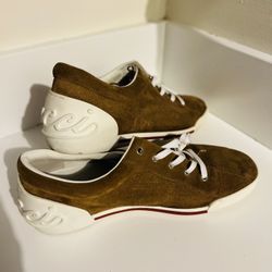 Gucci W/M Size 9