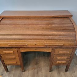 Antique Roll Top Desk Early 20th Century Must Pick Up.