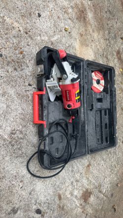 Door jam cutter saw