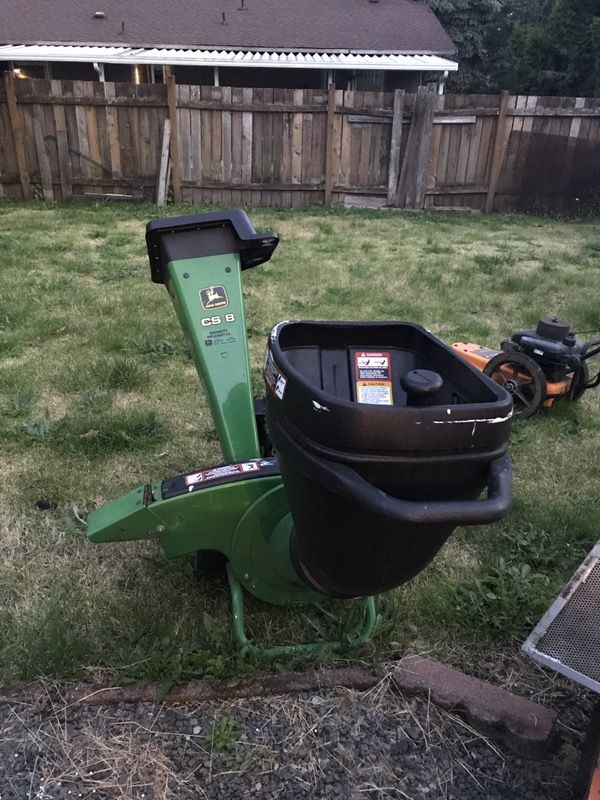 CS 8 John Deere Wood chipper