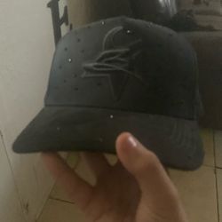 31 Hats Color Black 