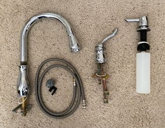 DELTA LELAND KITCHEN FAUCET