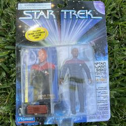 Star Trek-deep Space Nine :Captain Benjamin Sisko Collector Card and Action Figure
