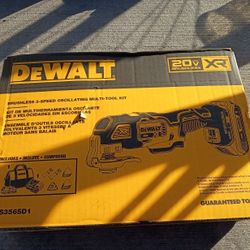 DEWALT XR 20-volt Max Cordless Brushless 3-speed 8 -Piece Oscillating Multi-Tool with Soft ( 1 -Batteries Included and Charger Included )