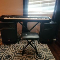 Roland  Rd-700 Sx Keyboard Bundle