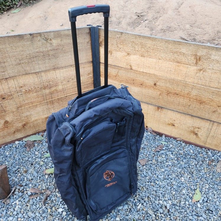 Akona Adventure Gear XL Travel Dive Scuba Roller Bag 31x21x14 150L AKB144