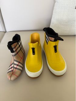 Burberry yellow rain boots #luxury #rainboots