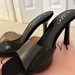 Brand NEW slip on Heels!