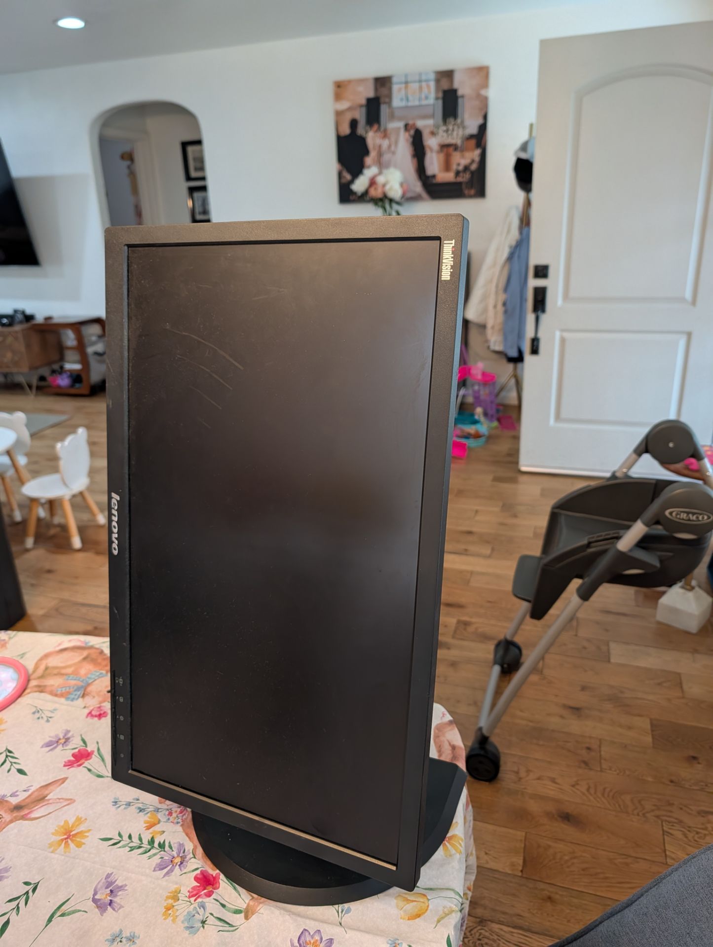 Lenovo PC 2 screens