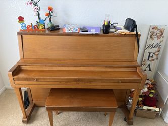 Used piano
