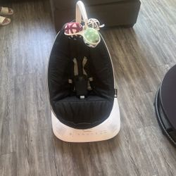 MamaRoo  Like new