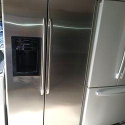 G/E Refrigerator Side By Side Stainless Steel Works Good (🔍(ICE Maker No Works))🔎