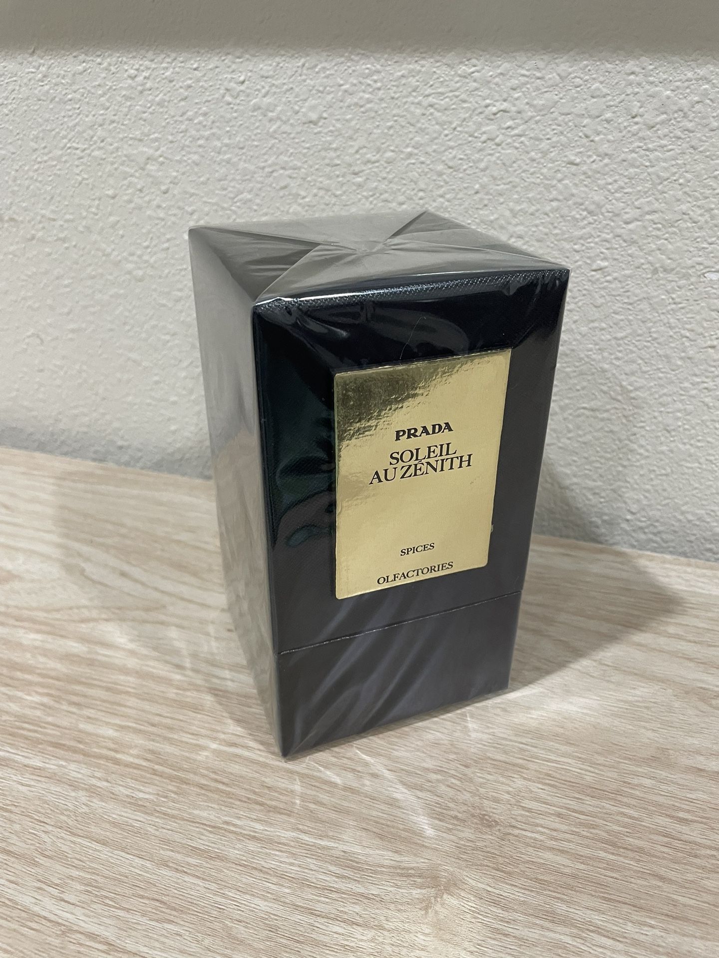 Prada Auzenith Fragrance